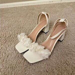 White Floral Block Heel Sandals Ankle Strap Square Toe Size 9